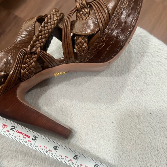 Prada - Picture 12 of 13